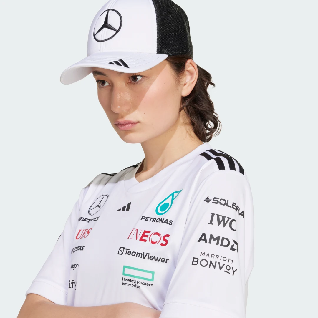 Detalle 2 de Gorra Mercedes - AMG Petronas Formula One Team Snapback Star Trucker de Adidas