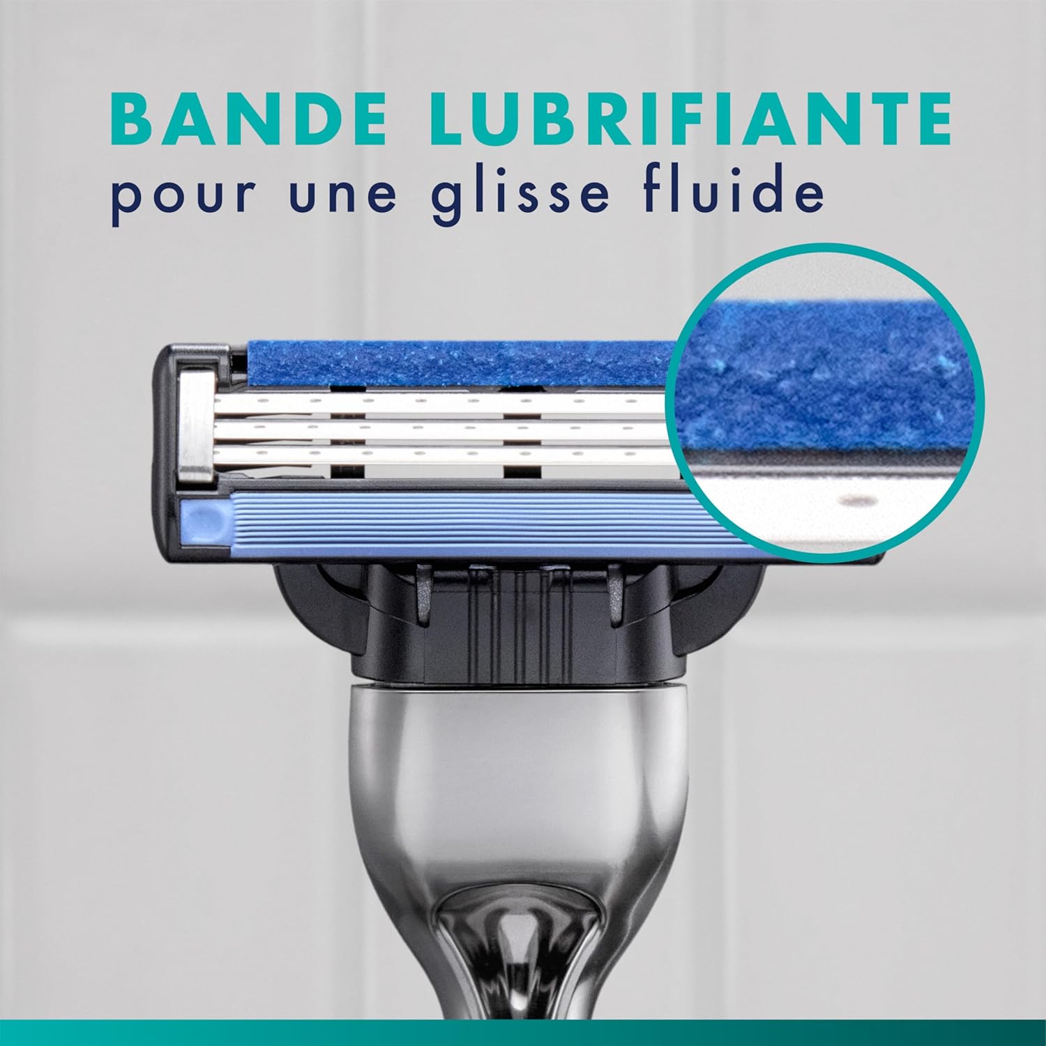 Thumbnail 2 de Lot Gillette Mach3 : 15 recharges de lames pour rasoir Homme (avec bande lubrifiante) + porte-clés