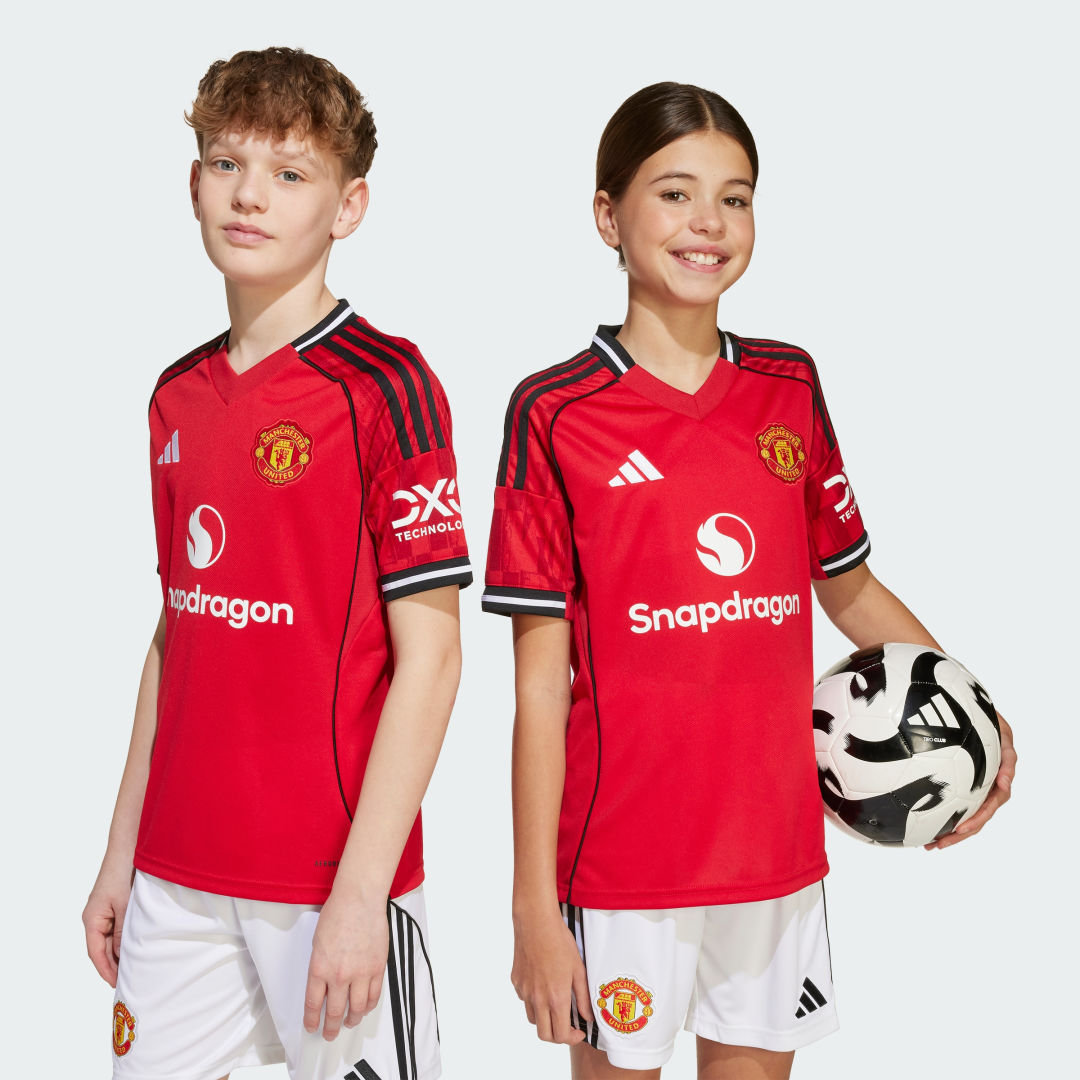 Detalle de Camiseta primera equipación Manchester United 25/26 de Adidas