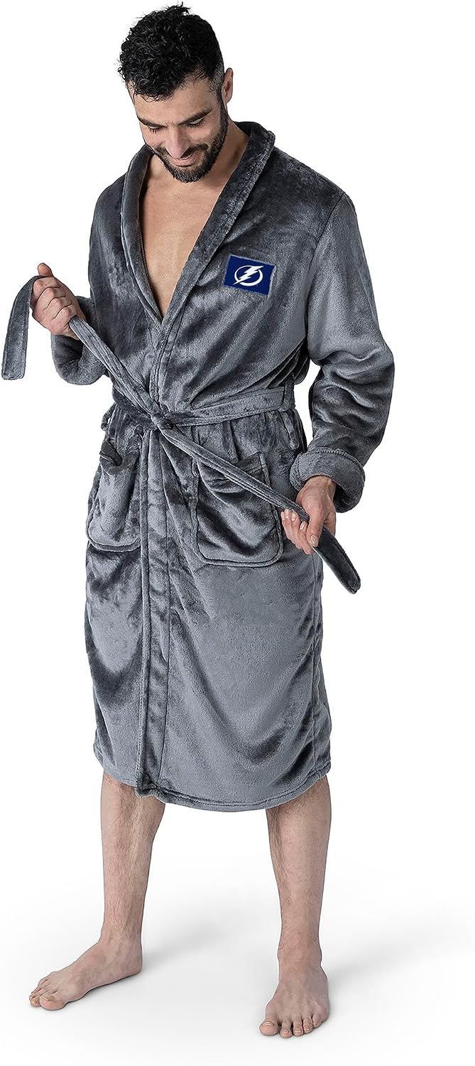 Detalle de Northwest NHL Transfer Patch Silk Touch Robe (Small/Medium or Large/X-Large)
