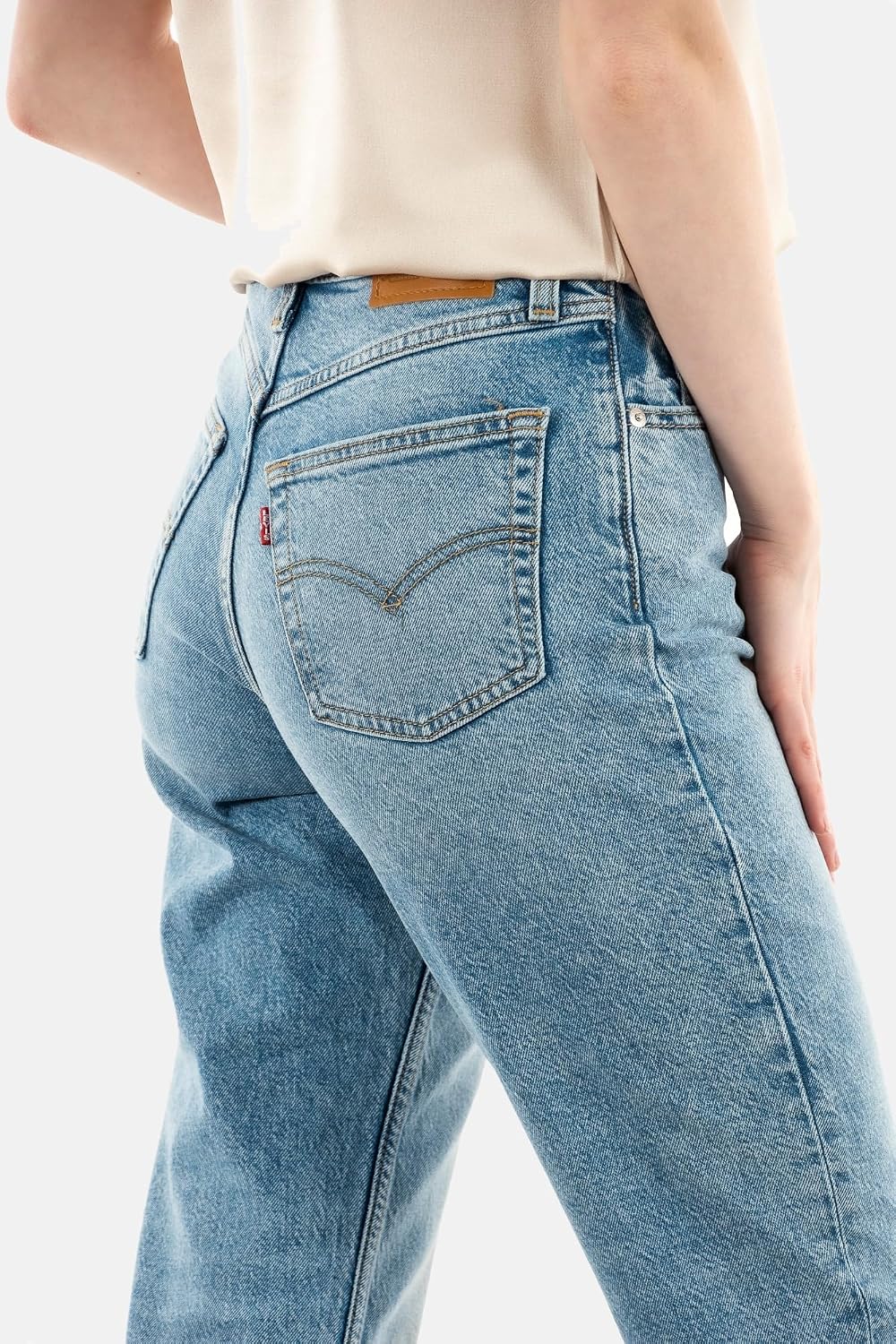 Detalle de Levi's 80s Mom Taper – damskie jeansy Dark Indigo, Worn In