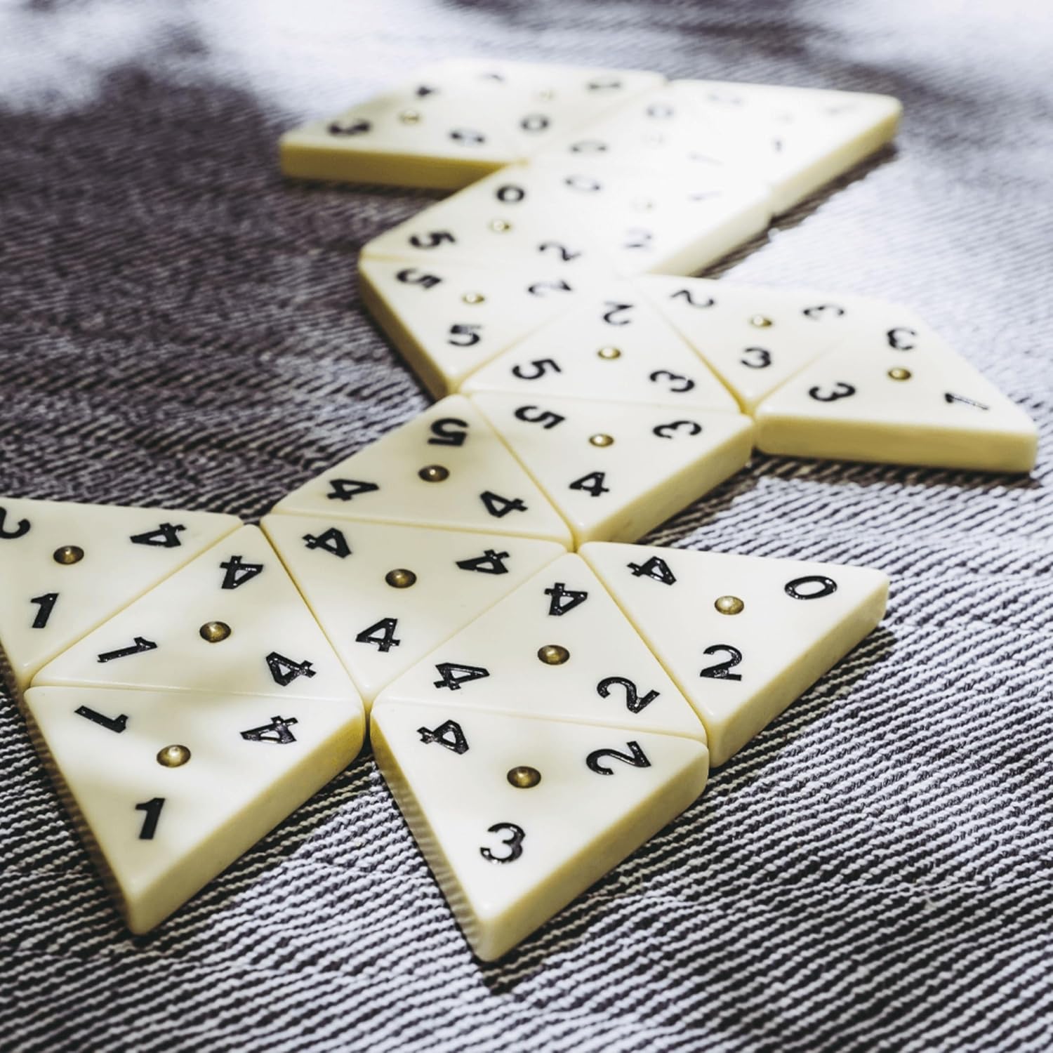 Detalle de Jaques of London Triangle Dominoes Game with brass spinner tiles and travel zip case