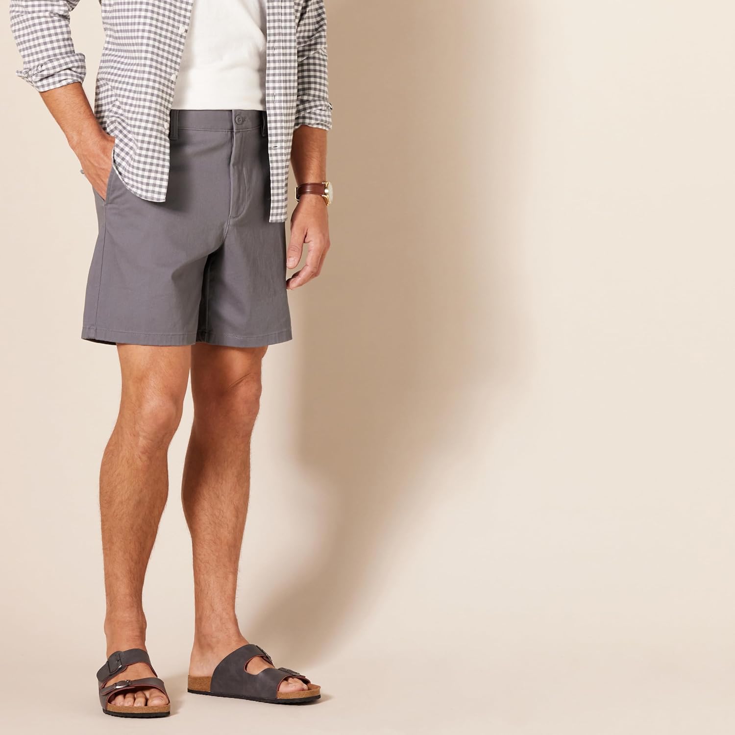 Thumbnail 2 de Amazon Essentials Men's Classic-Fit 7" Comfort Stretch Chino Shorts
