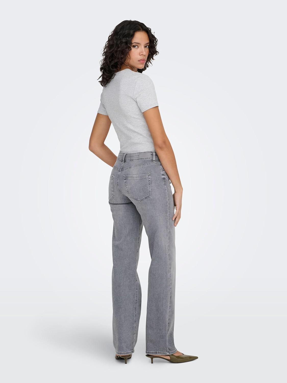 Detalle de ONLY Female Straight-Fit Jeans ONLBLUSH mit mittlerer Taille – gerade geschnittene Denim-Jeans für den Alltag