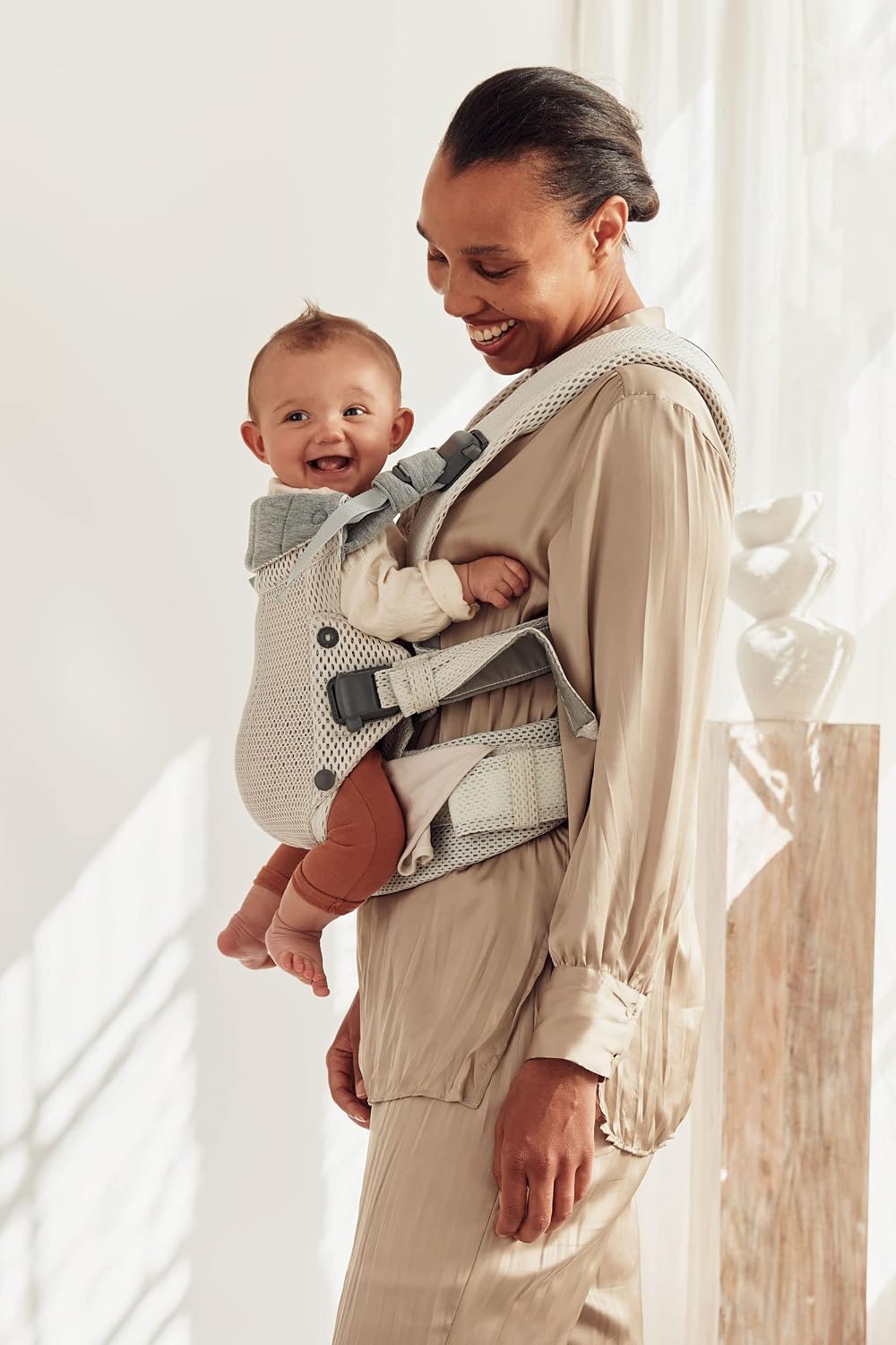 Detalle 2 de BabyBjörn Baby Carrier Harmony (3D Mesh) in Cream