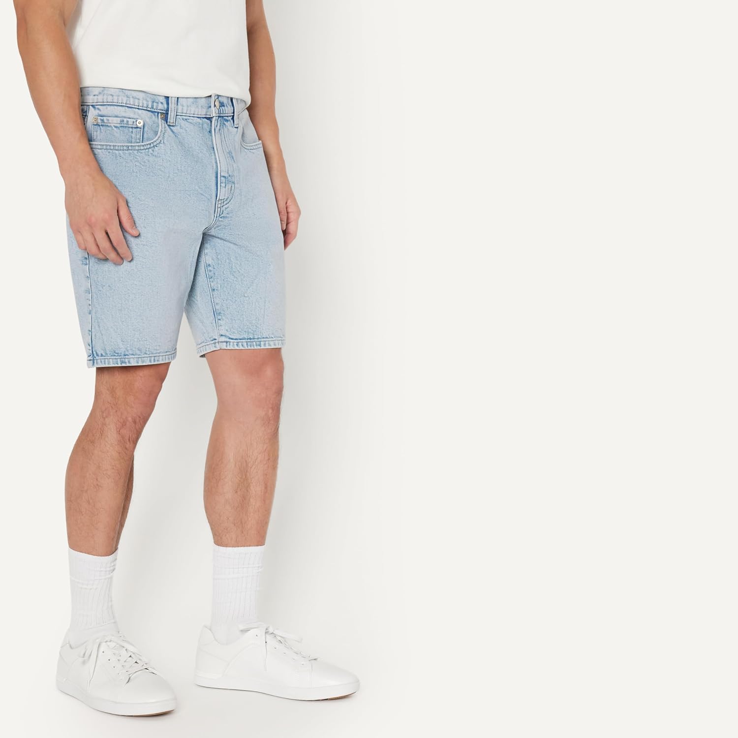 Detalle 2 de Amazon Essentials Herren Straight-Fit-Stretch-Jeansshorts – robuste Allrounder für warme Tage