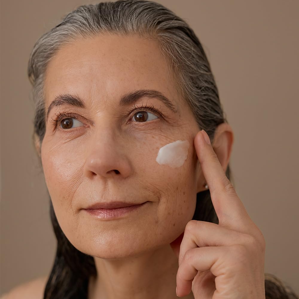Detalle de junglück JUNGLÜCK Ceramide Serum (vegan) – nährendes Gesichtsserum gegen trockene, gereizte Haut & Rötungen