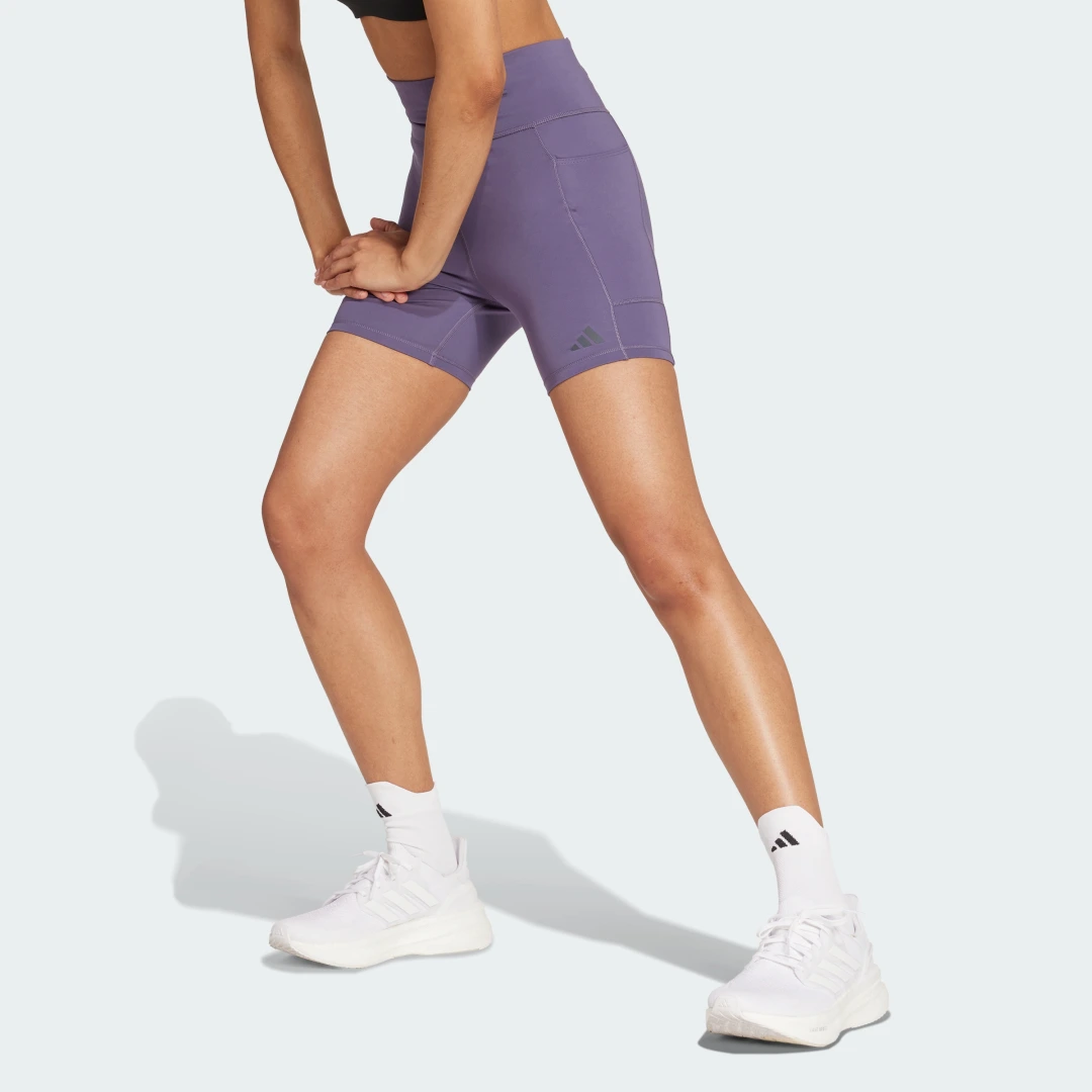 Detalle de Mallas cortas Own the Run de Adidas – color violeta