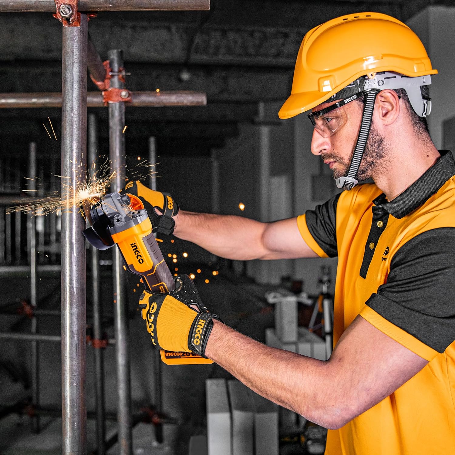 Thumbnail 1 de INGCO 20V Cordless Angle Grinder 115mm (Brushless) with Safety Trigger Switch, 4.0Ah Battery & Charger, CAGLI2111561