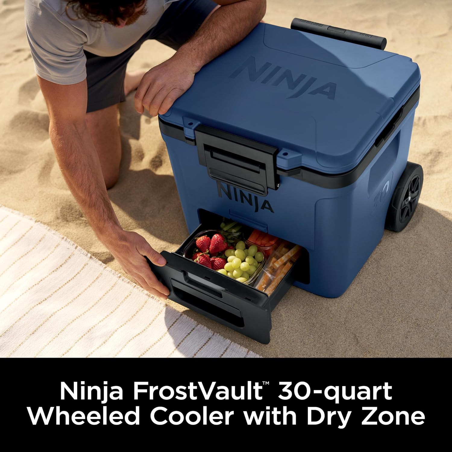 Thumbnail 1 de Ninja FrostVault 30QT Cooler with Wheels (Lakeshore Blue) – FrostVault Dry Zone, Ice Retention & All-Terrain Mobility