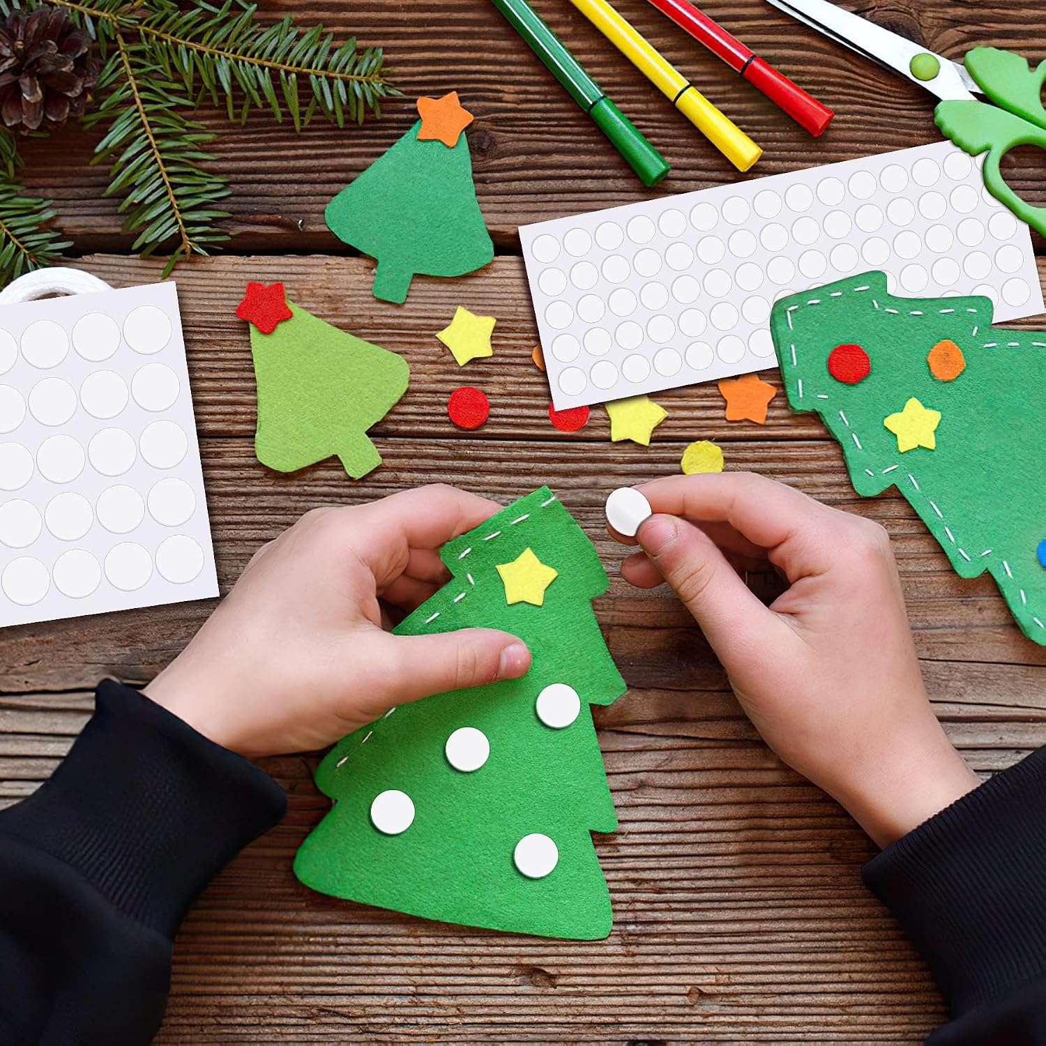 Detalle 1 de JANYUN 225-Piece Double-Sided Sticky Dots, Clear Acrylic, Reusable