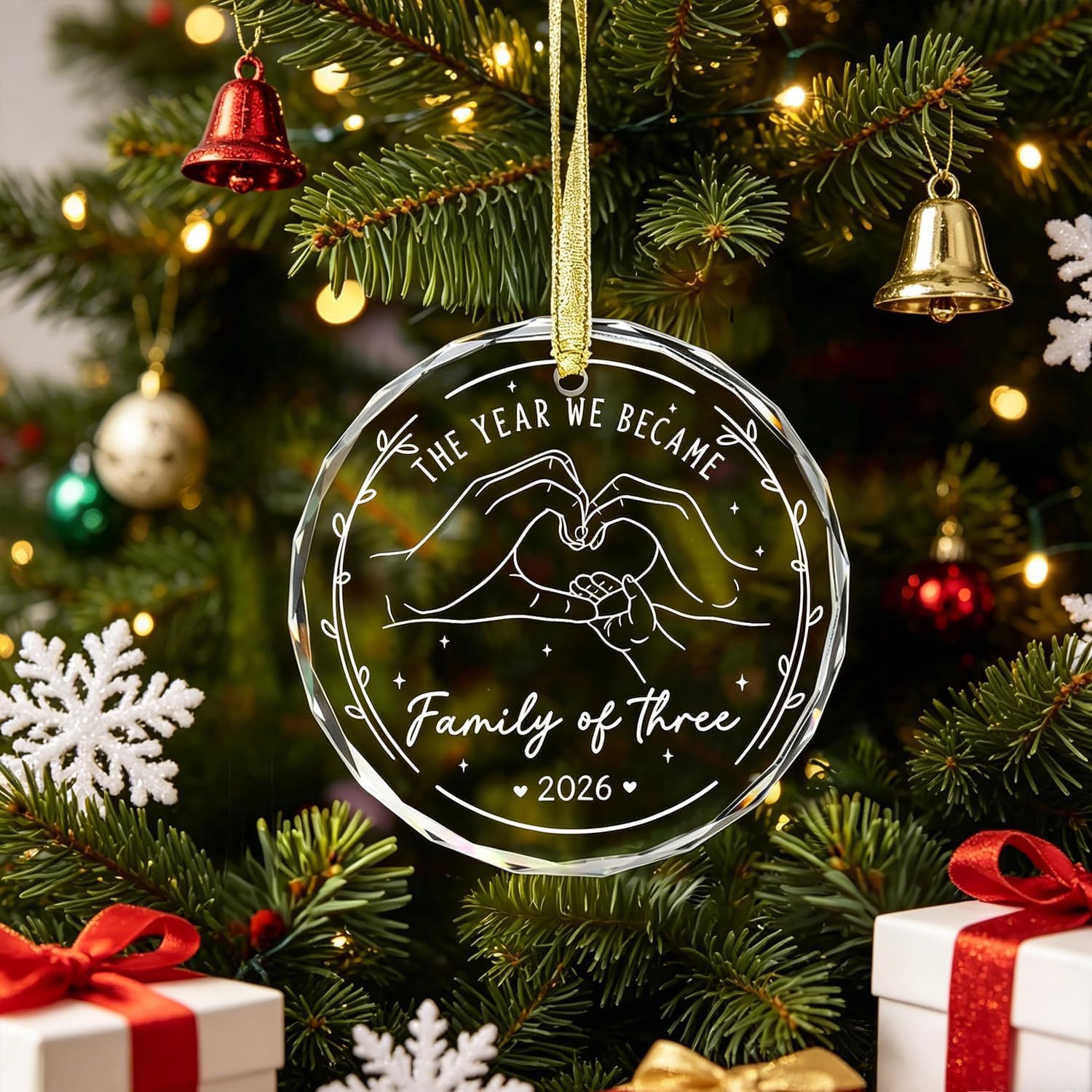 Thumbnail 6 de Lakatay First Christmas Family of 3 Glass Christmas Ornament, 2026
