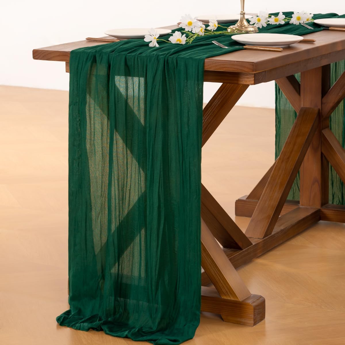 Detalle 2 de Socomi Emerald Green Cheesecloth Table Runner 120in 🏷