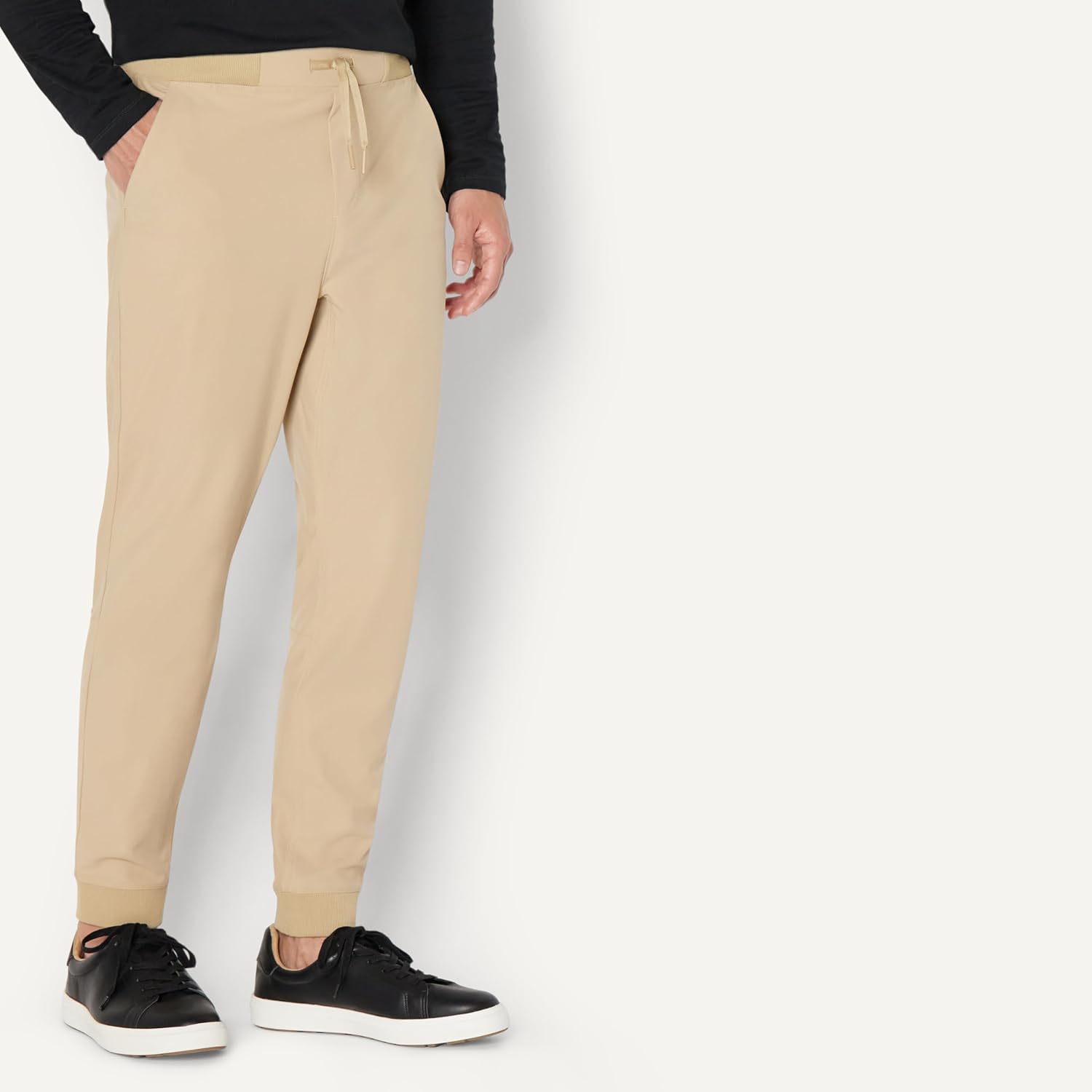 Thumbnail 1 de Amazon Essentials Herren Slim-Fit Reise-Jogginghose mit Stretchanteil – glatter Stretchstrick ohne Knittergefühl