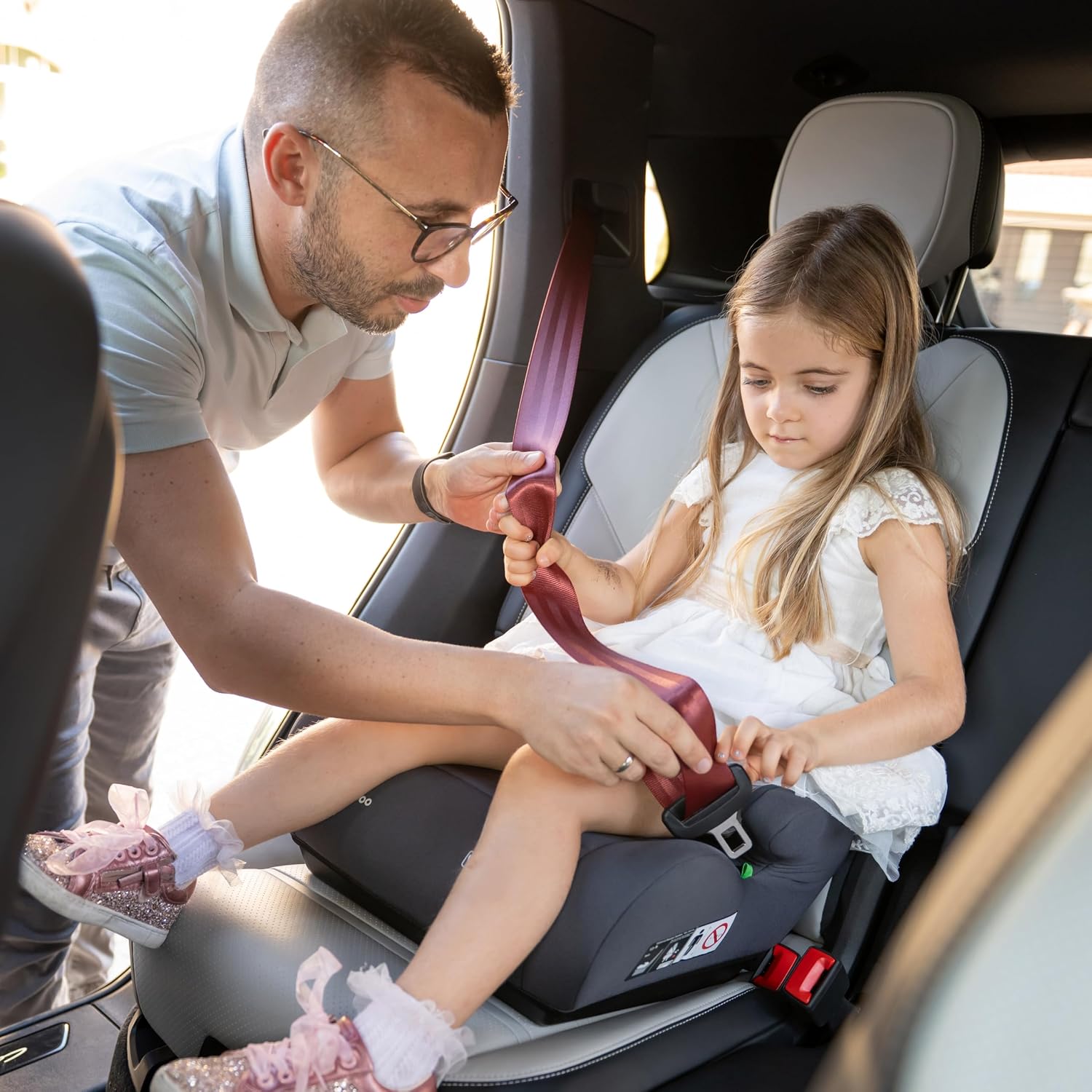 Detalle de KikkaBoo i-UP Rialzo auto: sicurezza i-Size per bambini 22–36 kg (125–150 cm)