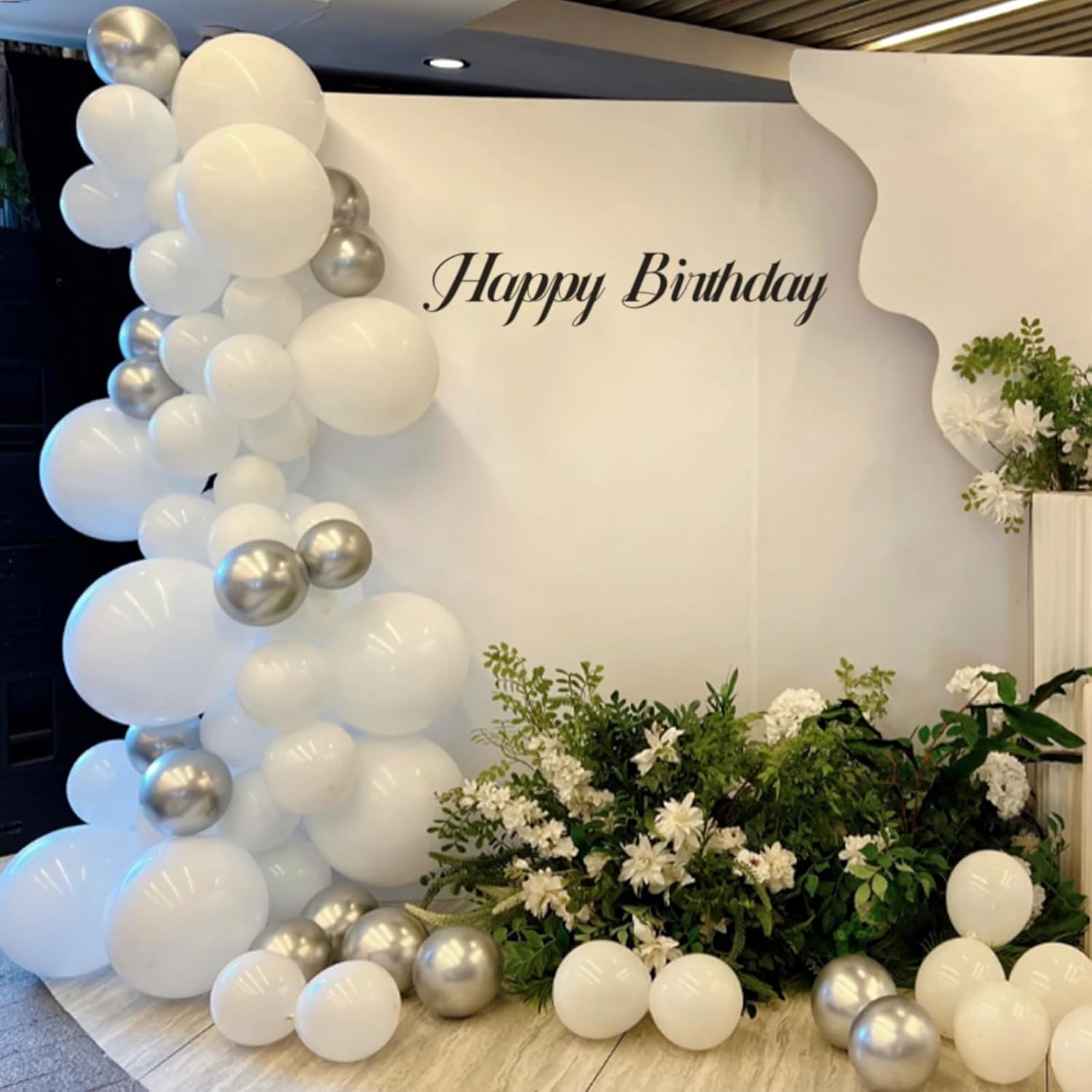 Thumbnail 6 de White Balloon Arch Kit, 111-Piece Set