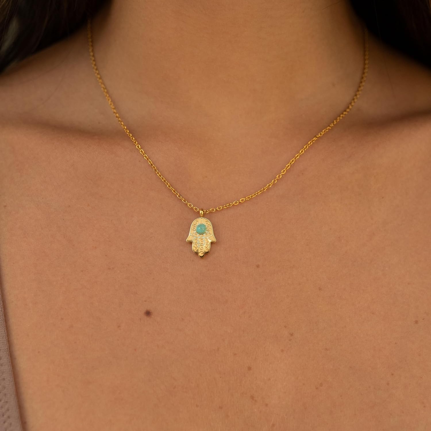 Detalle 2 de Collana Nami mano Hamsa 40 cm