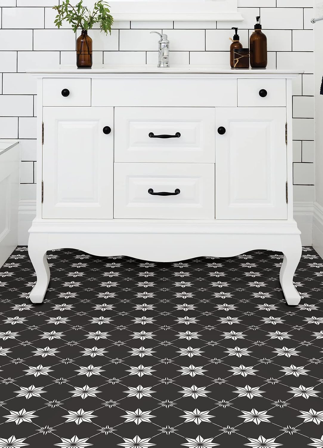 Detalle 2 de Rigel Peel & Stick Floor Tiles (Black & White, 12 x 12 inches)
