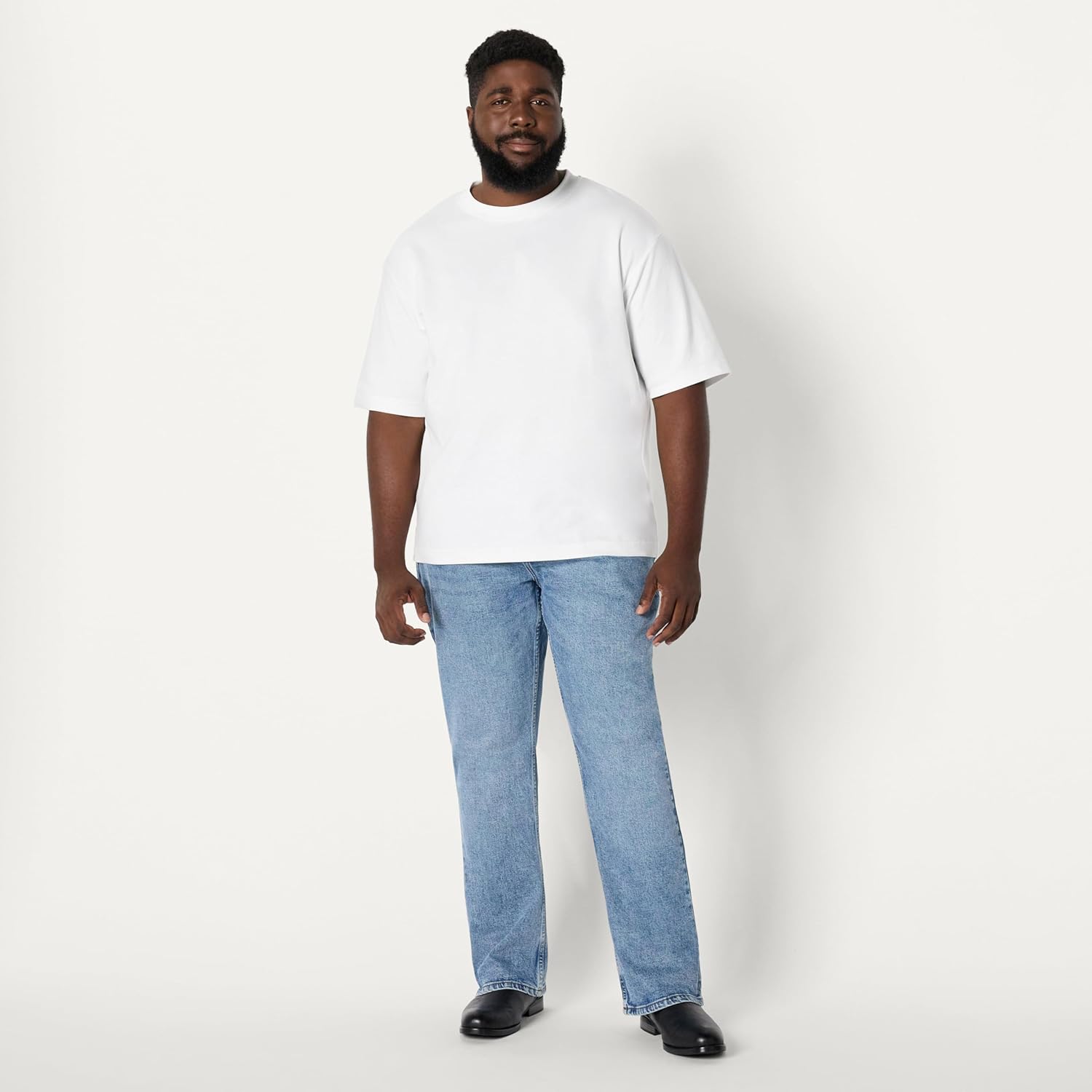 Thumbnail 5 de Amazon Essentials Herren Straight-Fit Bootcut-Jeans mit geringem Stretchanteil