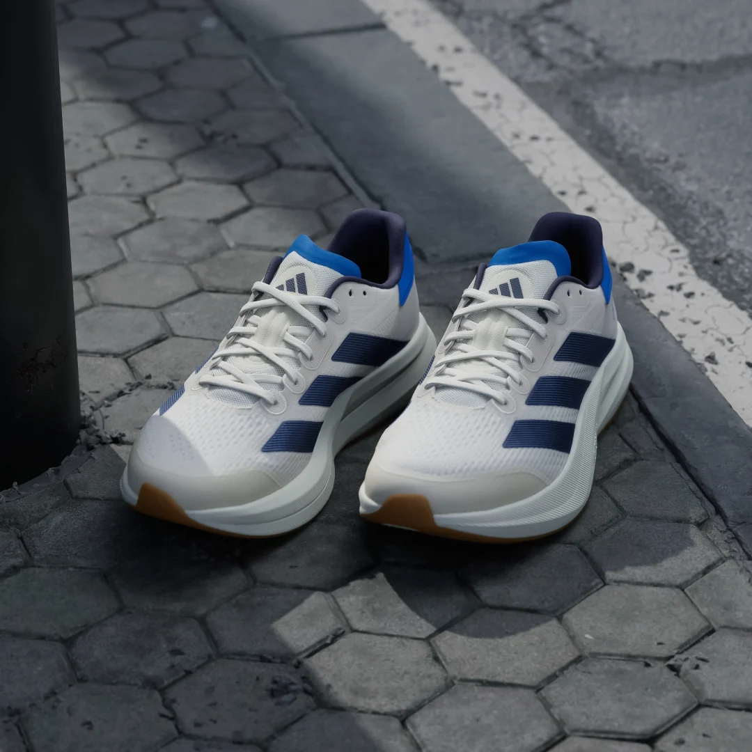 Detalle 2 de Zapatilla Duramo Speed 2 Running de Adidas: claridad y versatilidad para tu día a día