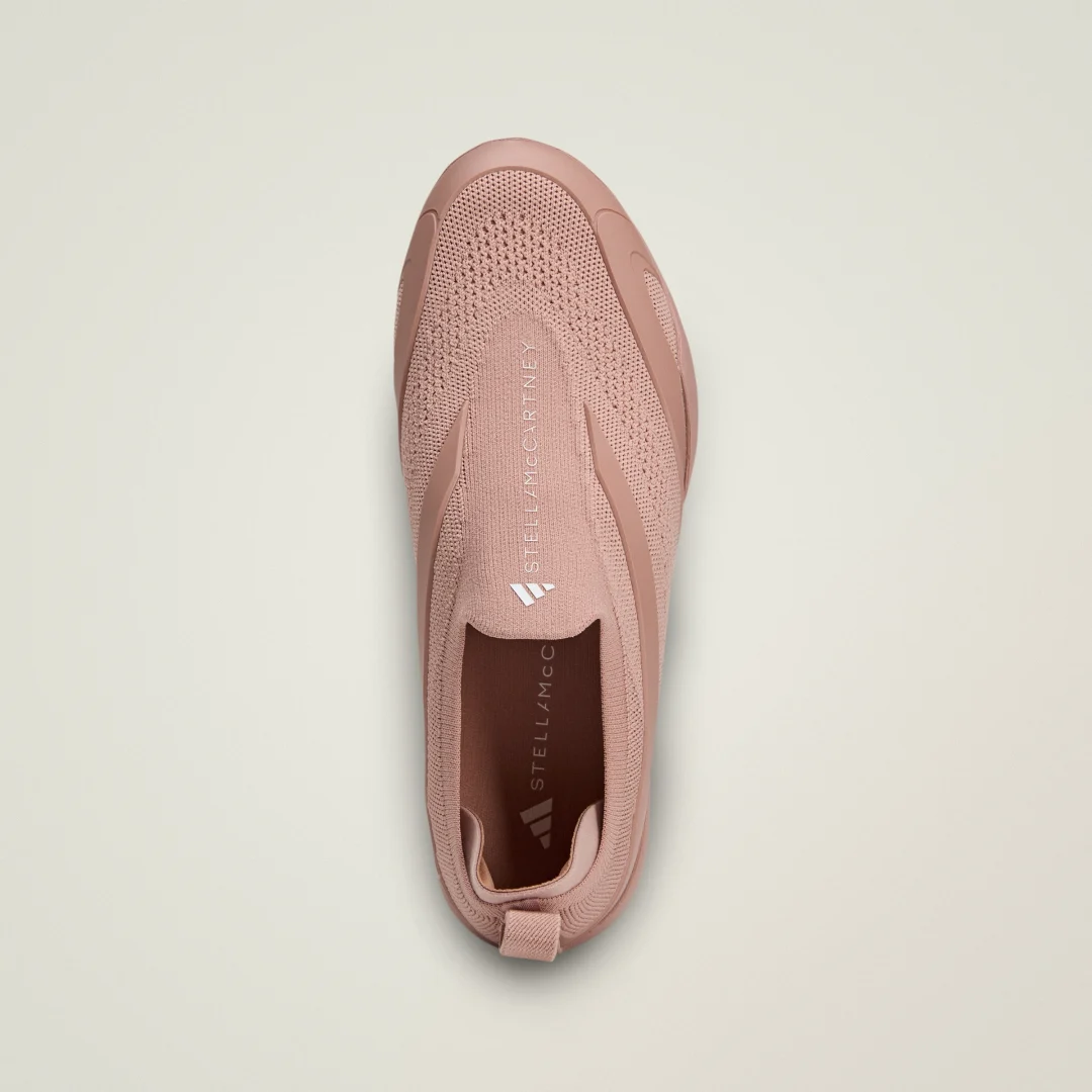 Detalle de Zapatilla Adidas by Stella McCartney Taekwondo – marrón