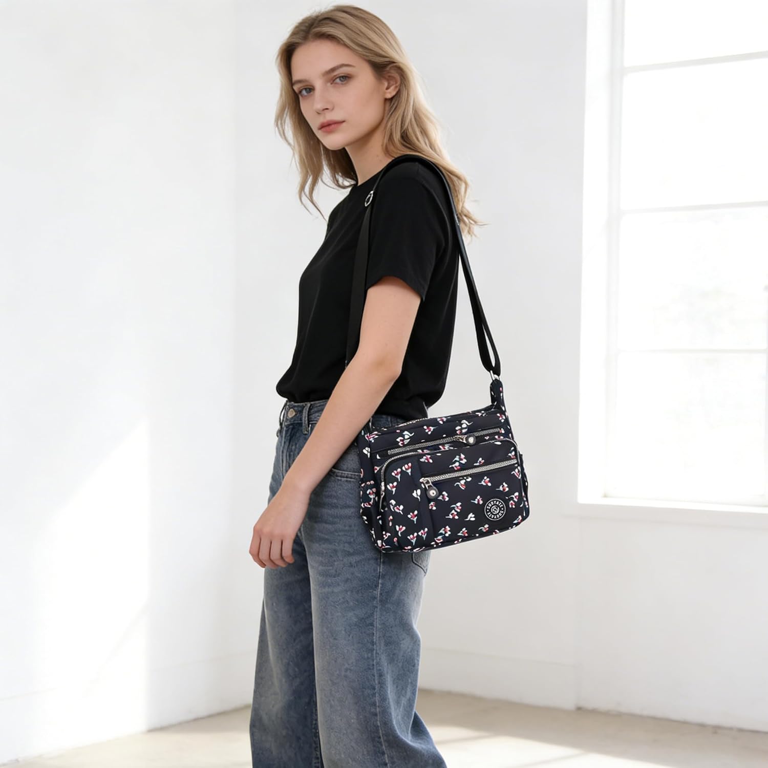 Detalle de ModaZeal Women's Multi-Pocket Nylon Crossbody Bag