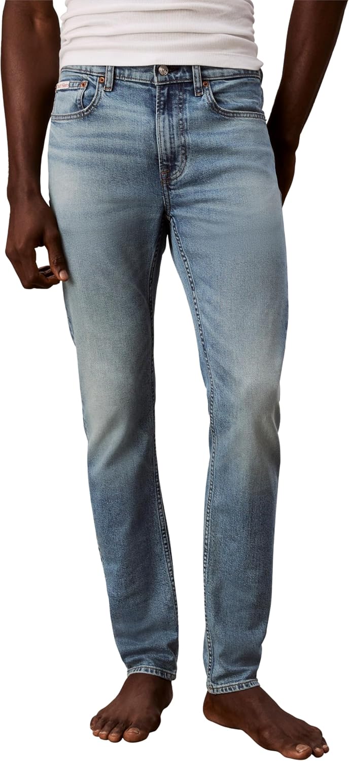 Detalle de Calvin Klein Men’s Jeans — a classic denim staple for everyday wear