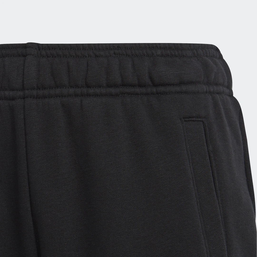 Detalle 2 de Pantalón Essentials Regular Fit Big Logo Cotton de Adidas: guía de compra