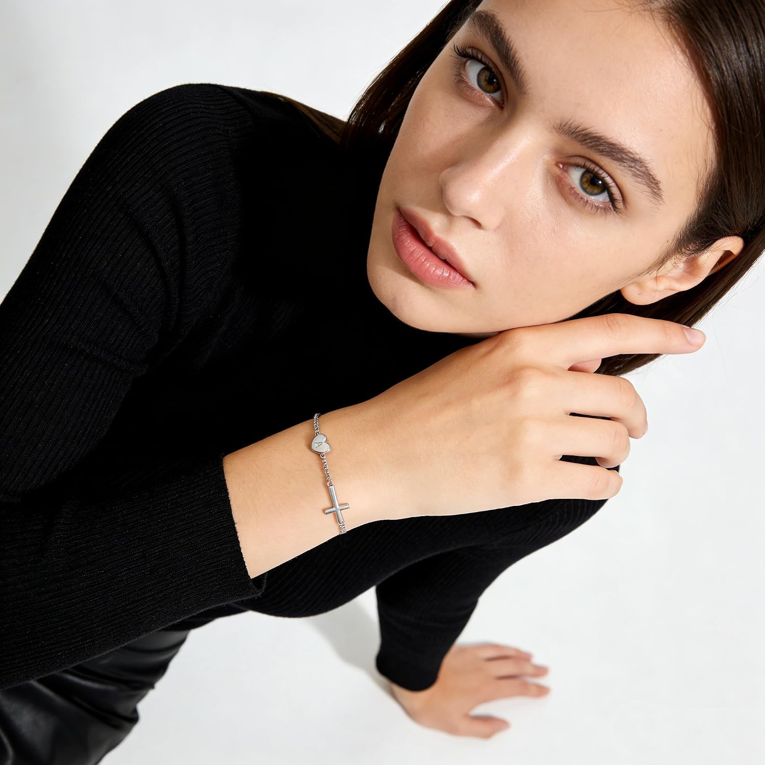 Detalle de Lunvky Cross Bracelet 14K Gold Plating
