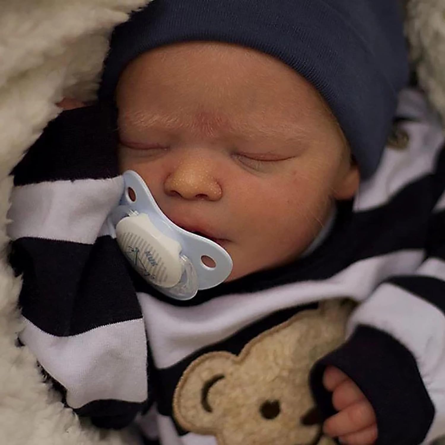 Detalle de Reborn Baby GS411 realistische babypop van zachte siliconen met haar