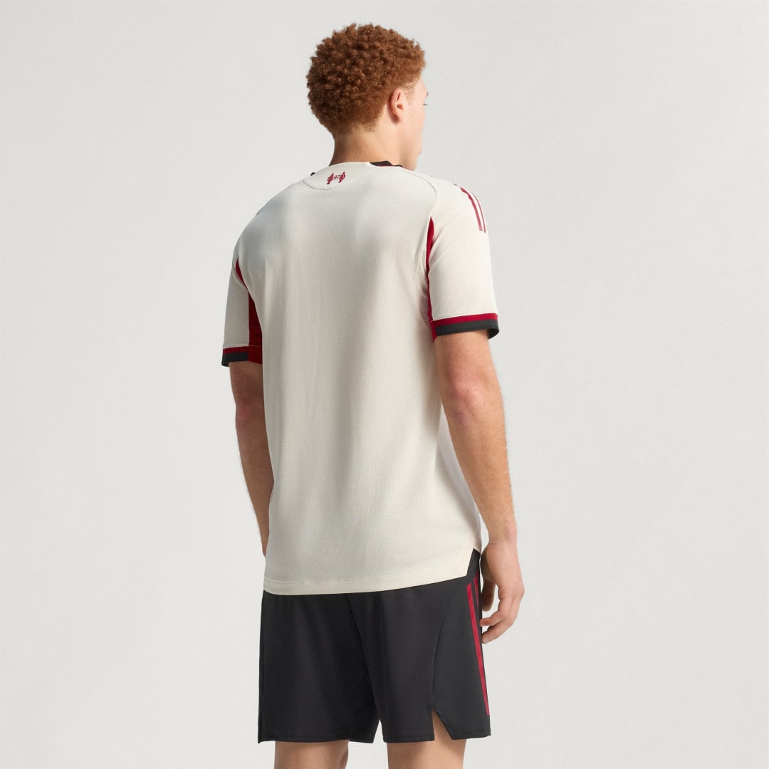 Thumbnail 1 de Camiseta segunda equipación Liverpool FC 25/26 Oficial de Adidas - impresión y uso real
