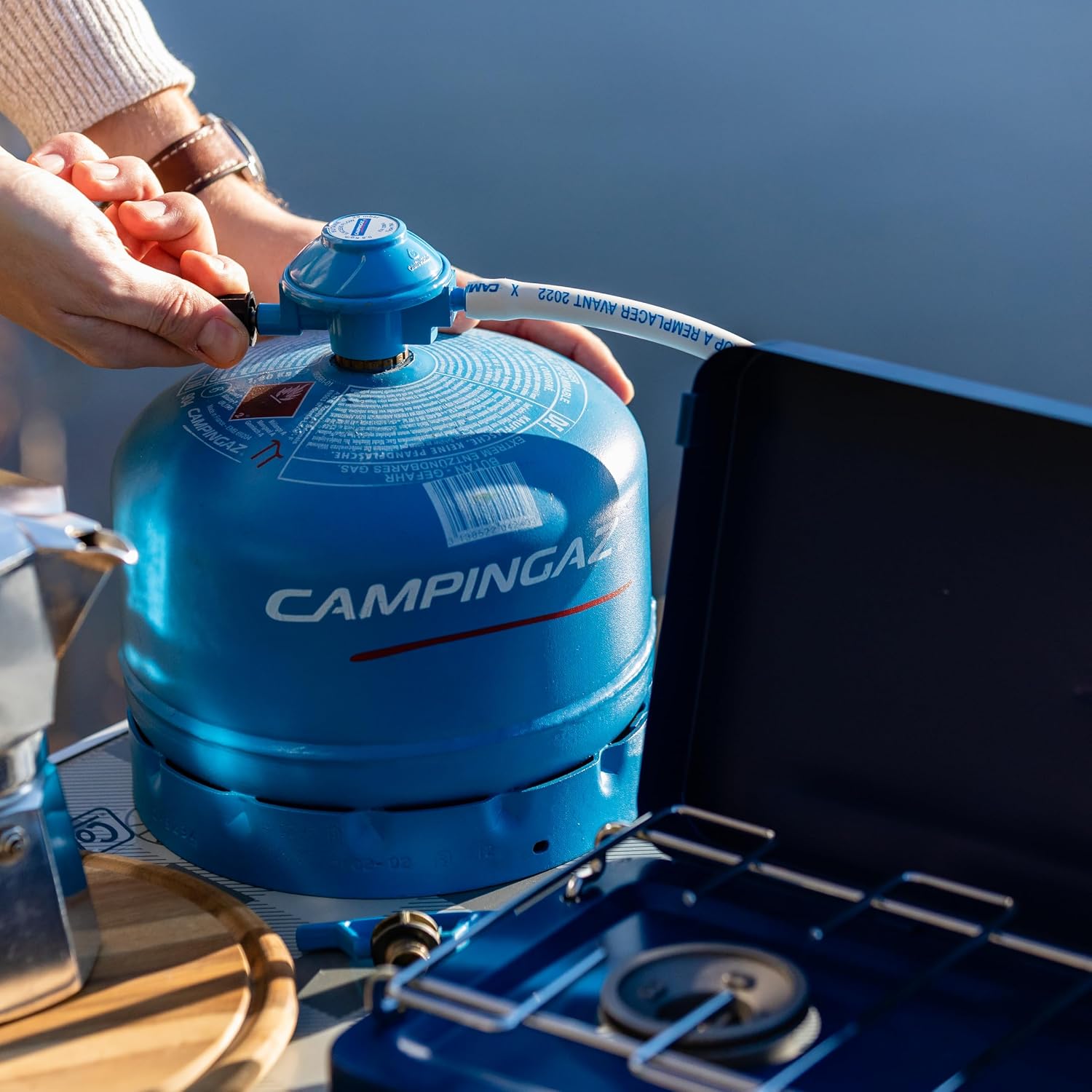 Detalle de Campingaz Base Camp fornello da campeggio compatto a due fuochi – 2 x 1600 W