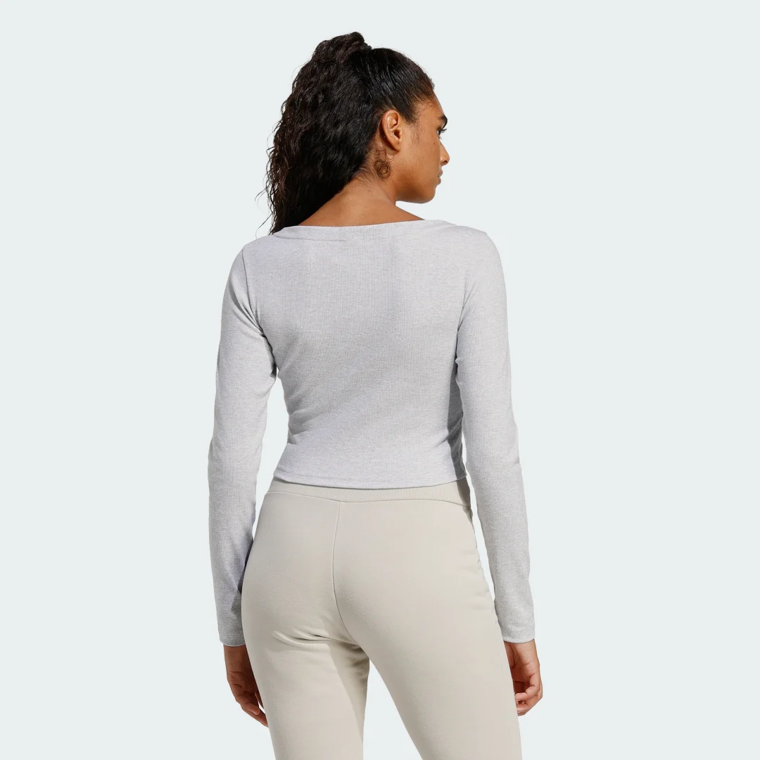 Detalle 2 de Chaqueta de punto de canalé Seasonal Essentials de Adidas: versátil y práctica en gris