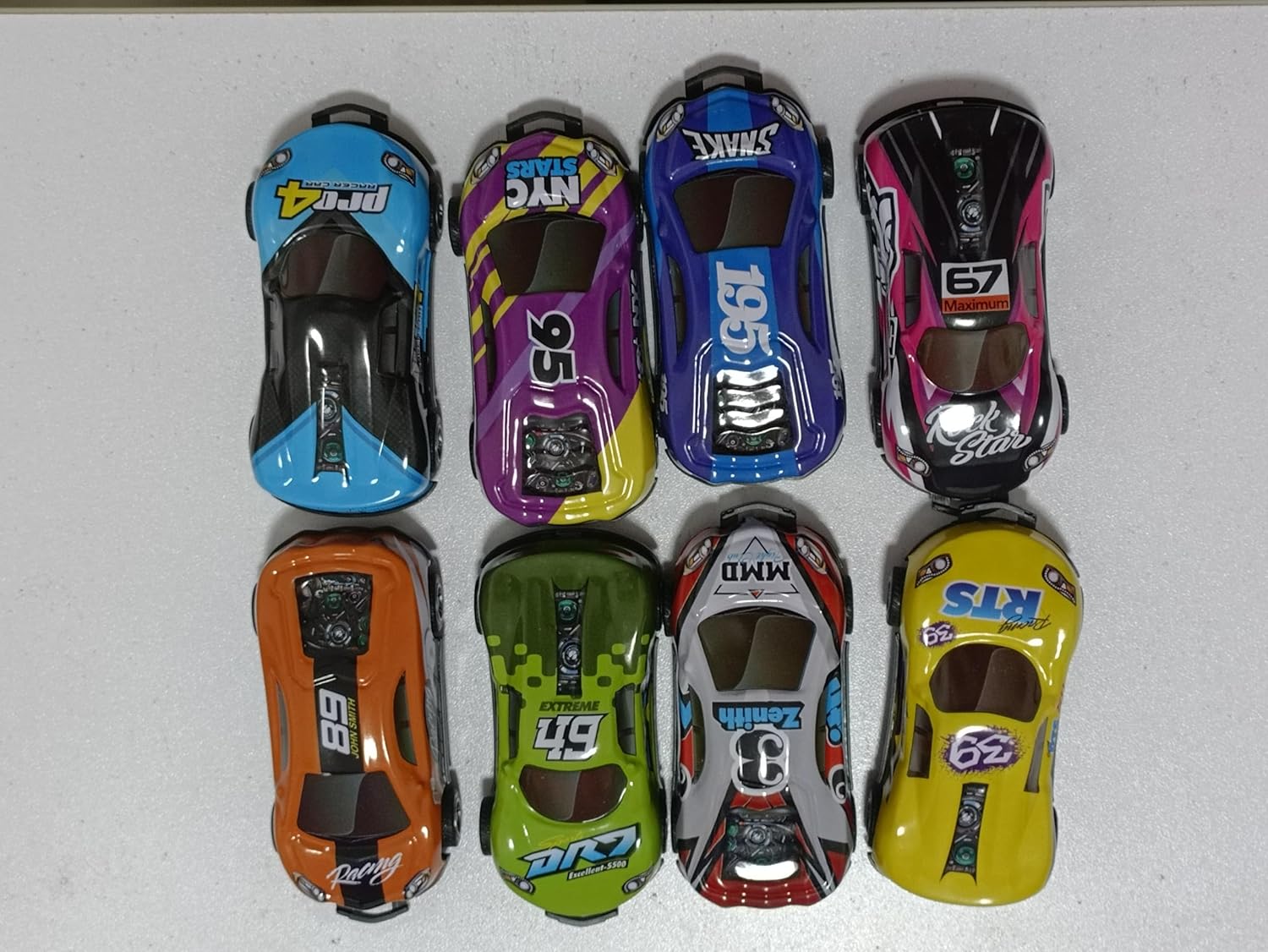 Thumbnail 5 de Stunt-Spielzeugauto -360° Drehbares Pullback-Modell mit Auswurffunktion (4er-Set)