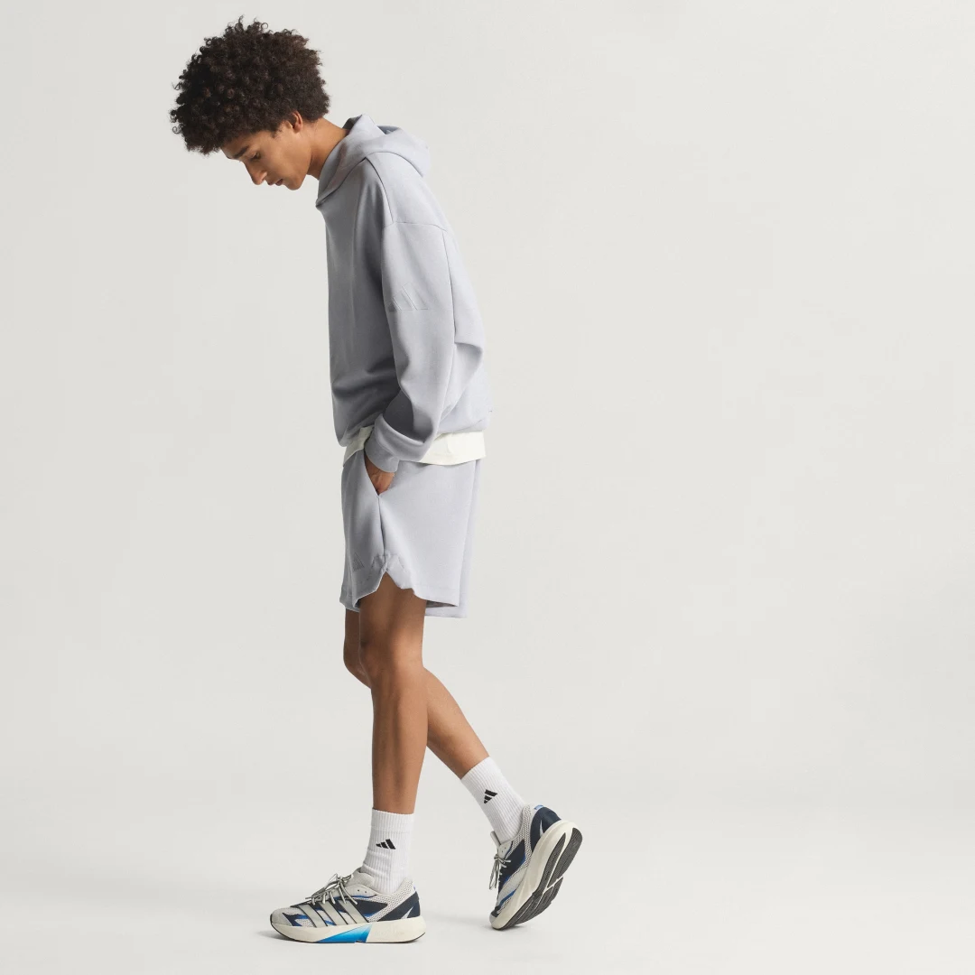 Detalle de Sudadera con capucha Soft Lux de Adidas