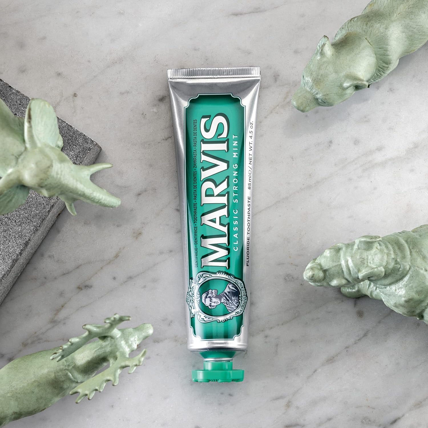 Thumbnail 3 de Marvis Classic Strong Mint Toothpaste (85 ml) for long-lasting fresh breath