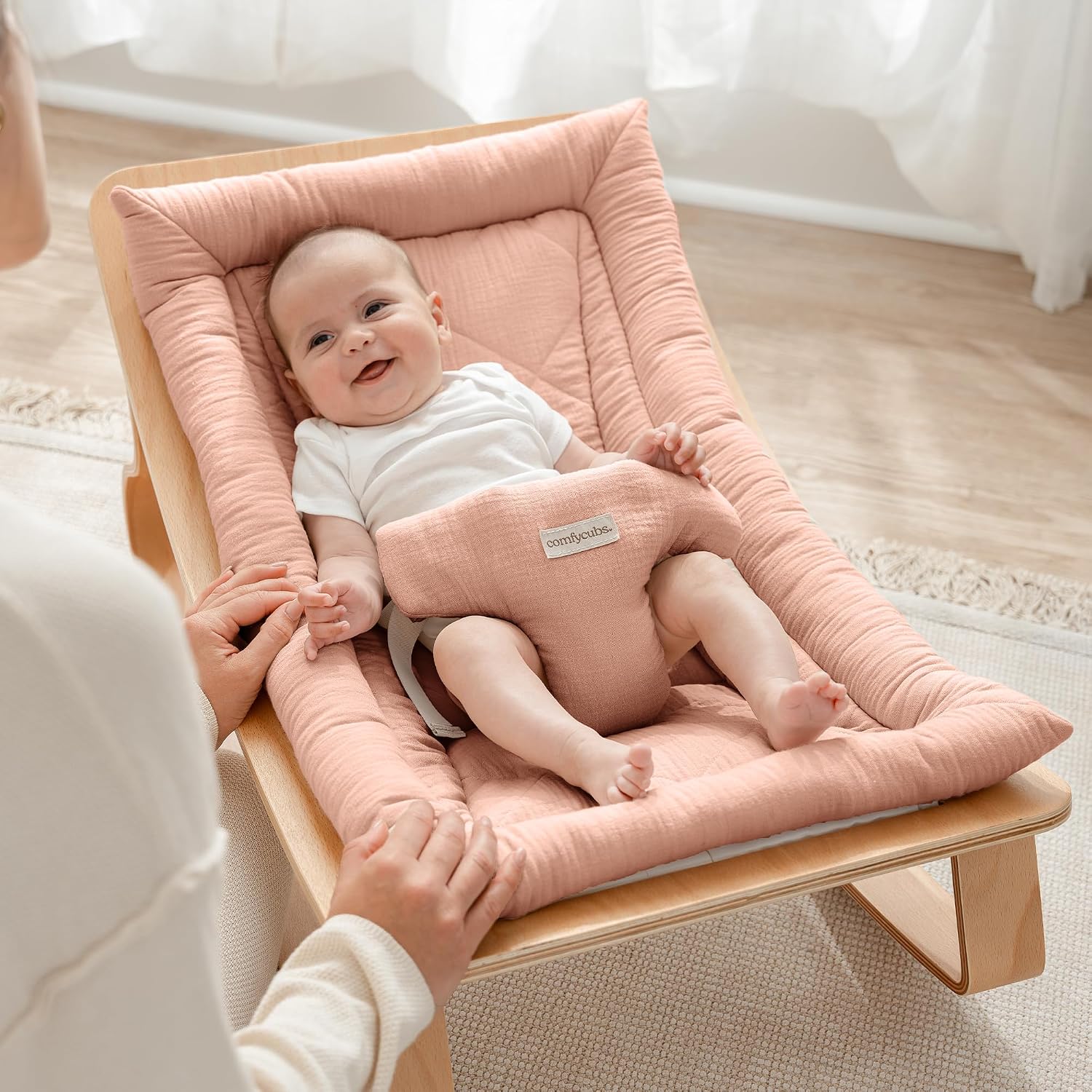 Detalle de Comfy Cubs Baby Rocker, Wooden Infant Recliner with Removable Muslin Cushion, Blush