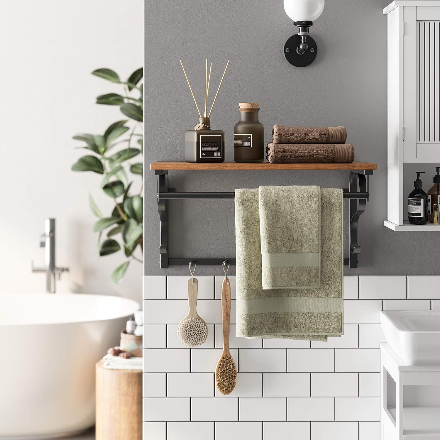 Detalle de VASAGLE LCR11BX Industrial Wall-Mounted Coat Rack with Shelf, 5 Hooks & Bar