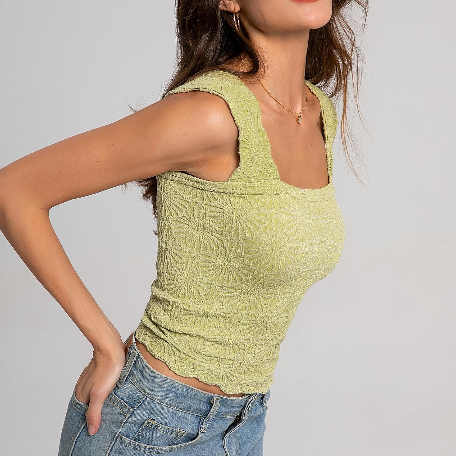 Thumbnail 5 de Women’s Square Neck Wide Strap Crop Tank Tops with 3D Flower Embroidery & Lettuce Trim