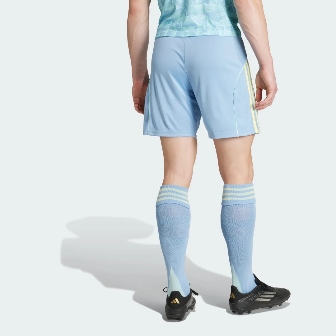Detalle de Pantalón corto segunda equipación Juventus 25/26 – Adidas