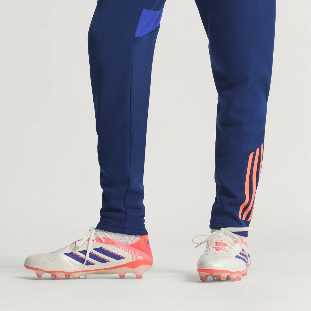 Detalle 2 de Adidas Copa Pure 3 Elite para césped natural seco: ¿vale la pena para jugar al máximo en hierba seca?