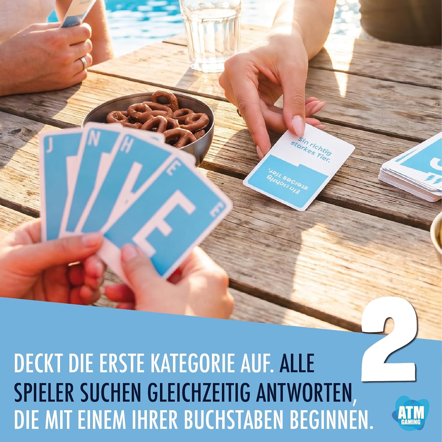 Thumbnail 4 de ATM Gaming QuickStop „Das Buchstaben-Duell“ – Familien-Edition, Kartenspiel für 2–7 Spieler ab 7 Jahren