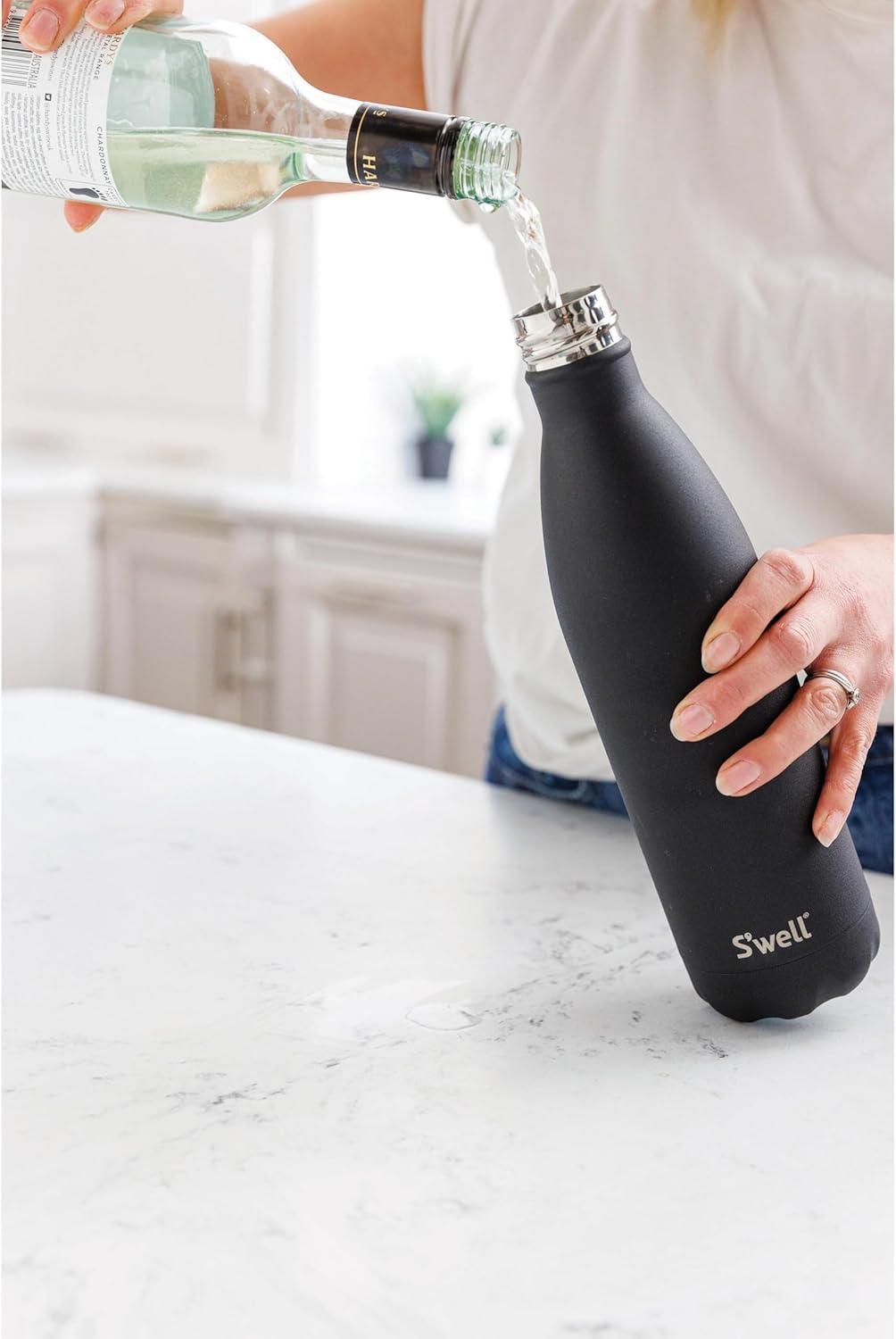 Detalle 2 de S'well Botella Acero Inoxidable 750ml Onyx 🚰 Aislante 48h