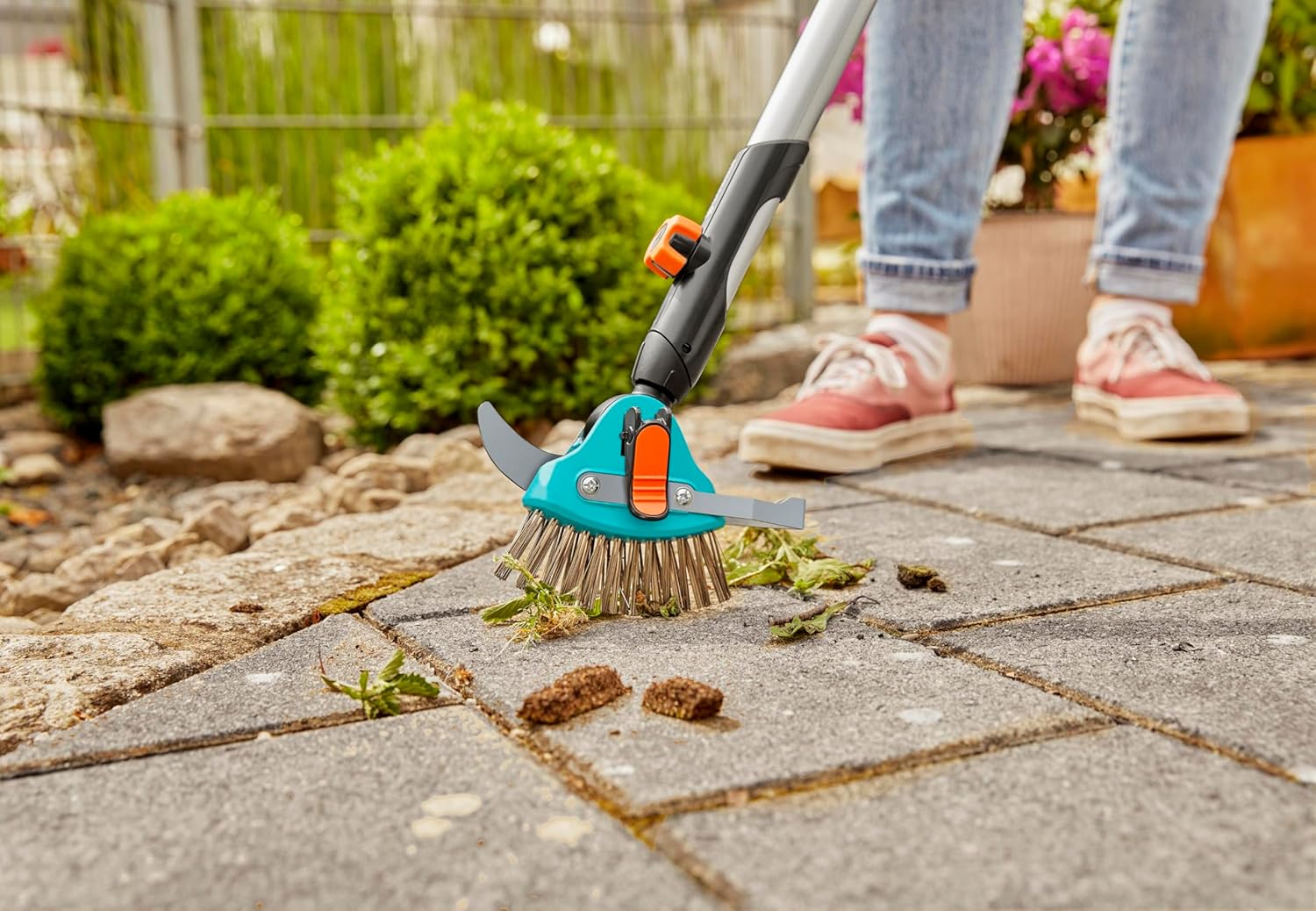 Thumbnail 3 de Gardena combisystem 3-in-1 Patio Cleaner (weed & moss removal tool for patio joints)