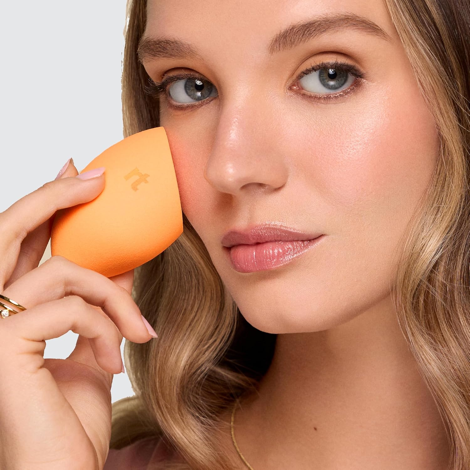 Thumbnail 5 de Real Techniques Miracle Complexion Makeup Sponge 4 💄