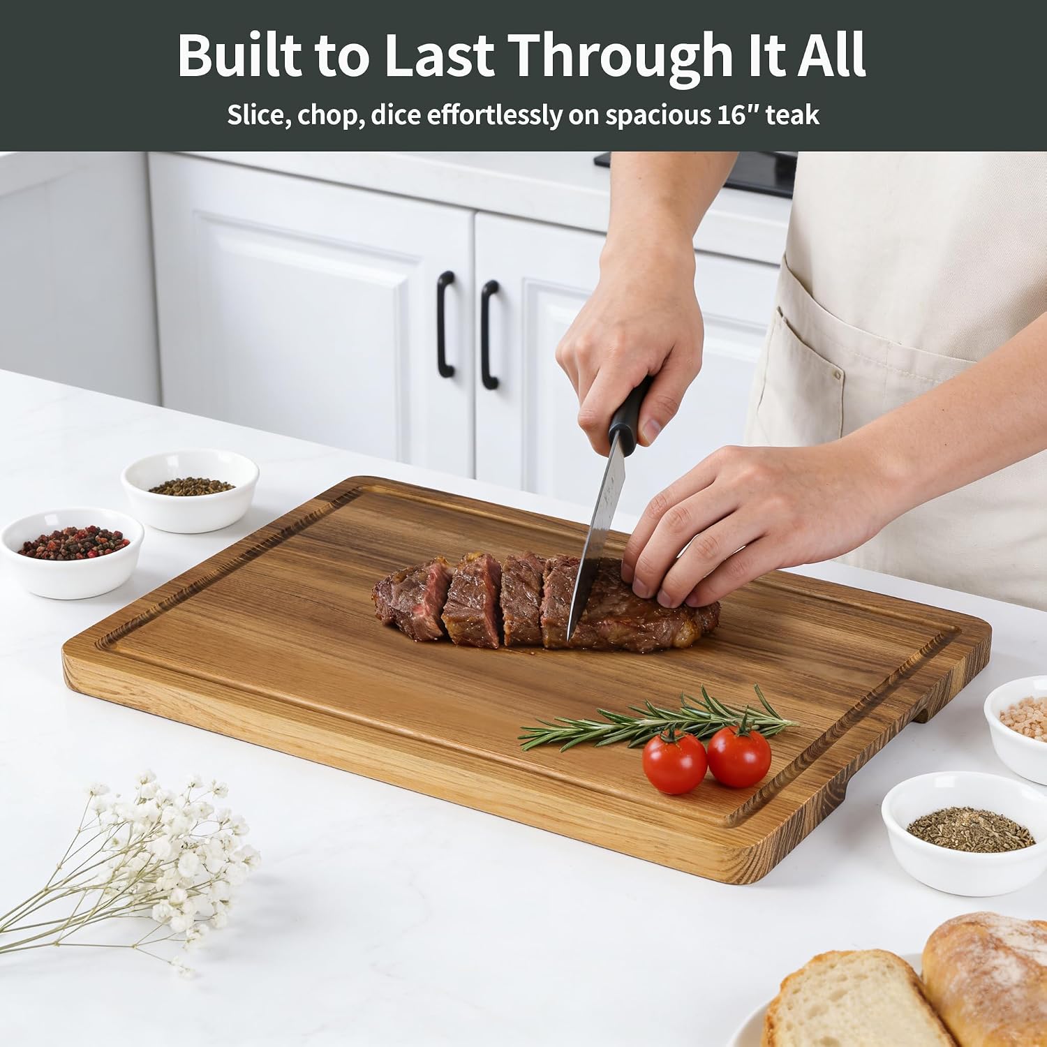 Detalle 2 de WILLKOMMEN Teak Wood Cutting Board, 40 x 28 cm with Juice Groove and Handles