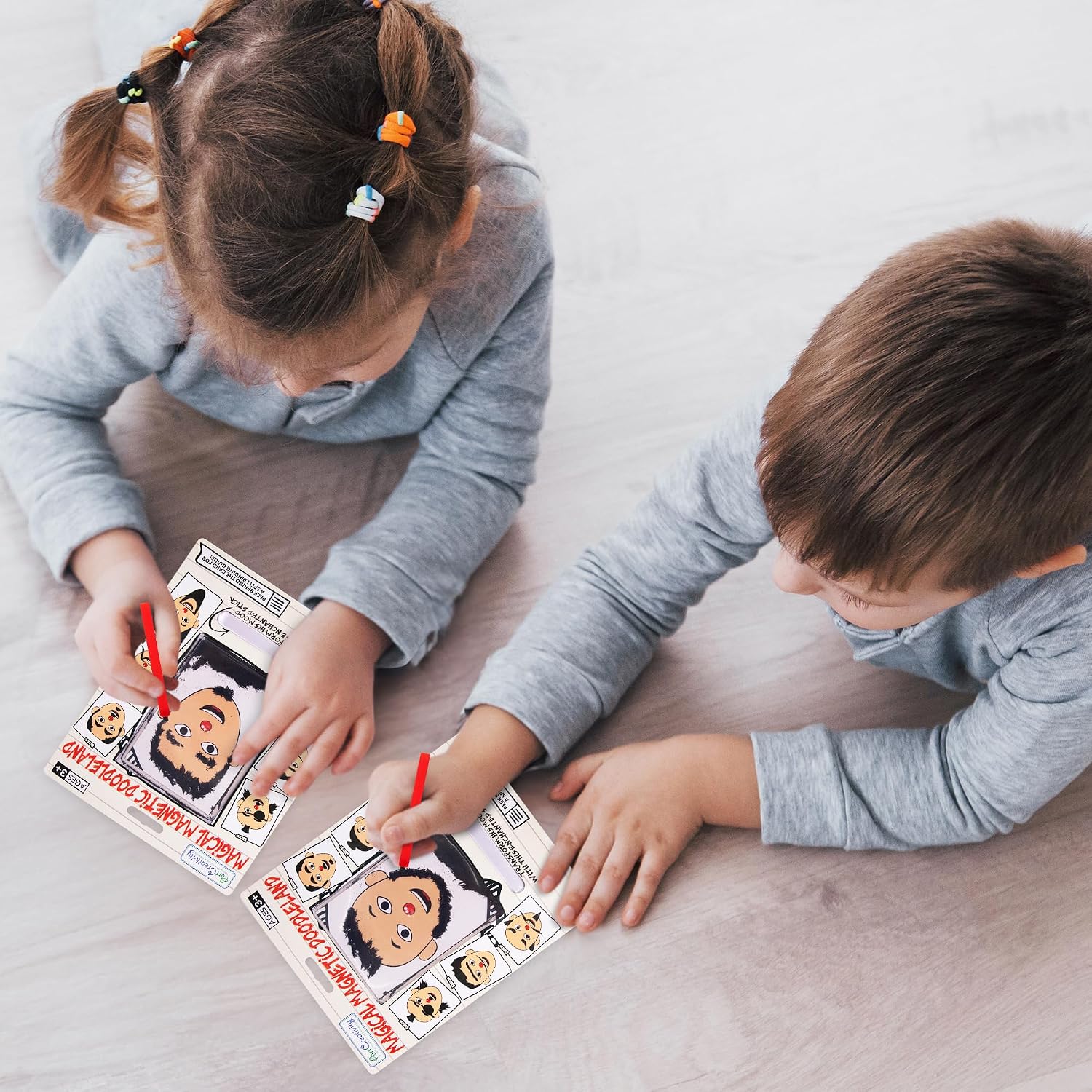 Detalle 2 de ArtCreativity Magnetic Drawing Face 2 Pack