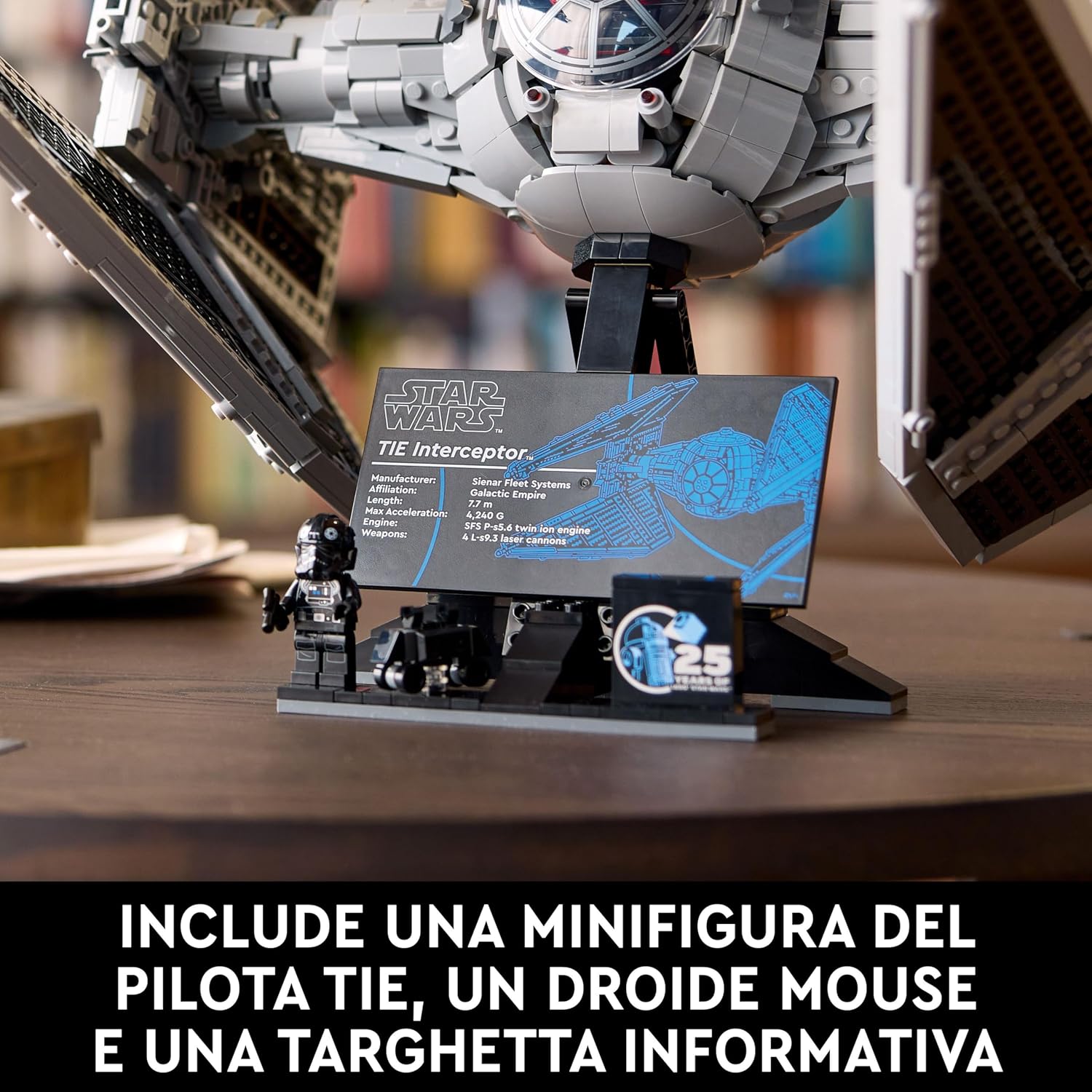 Detalle de LEGO Star Wars TIE Interceptor UCS 75382: maquette d’esposizione per adulti con minifigure e 25° anniversario