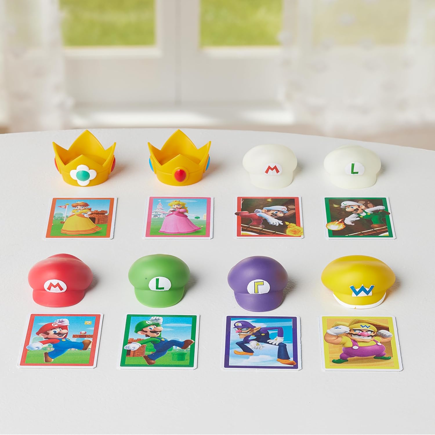 Detalle 2 de EPOCH Games Super Mario Cap Stacker 7554 – A Light, Social Balance Game