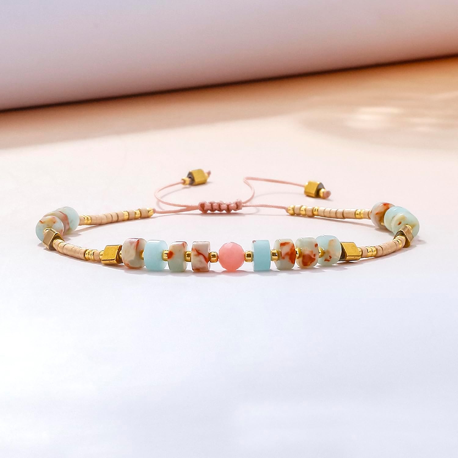 Detalle 2 de KELITCH Seed-Perlen Freundschaftsarmbänder aus dünnem Seil – handgemachter Schmuck für Alltag & Geschenk